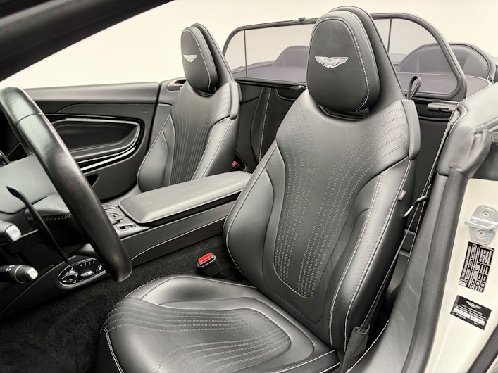 Fahrzeugbild ASTON MARTIN DB11