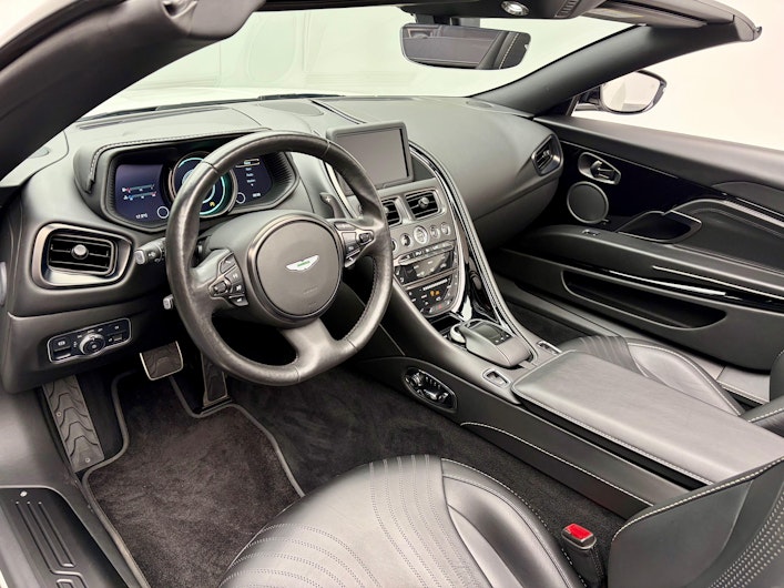 Fahrzeugbild ASTON MARTIN DB11