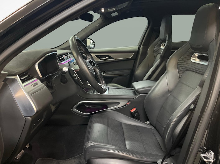 Vehicle image JAGUAR F-PACE