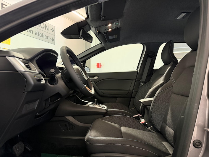 Vehicle image MITSUBISHI GRANDIS