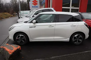 Suzuki Swift 1.2 Sakura Top Hybrid