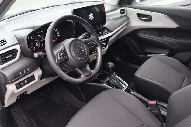 Suzuki Swift 1.2 Sakura Top Hybrid