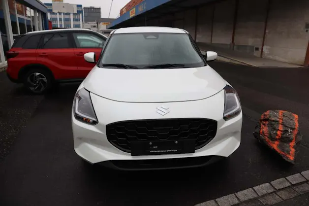 Suzuki Swift 1.2 Sakura Top Hybrid