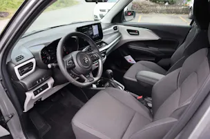 Suzuki Swift 1.2 Sakura Top Hybrid