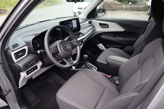 Suzuki Swift 1.2 Sakura Top Hybrid