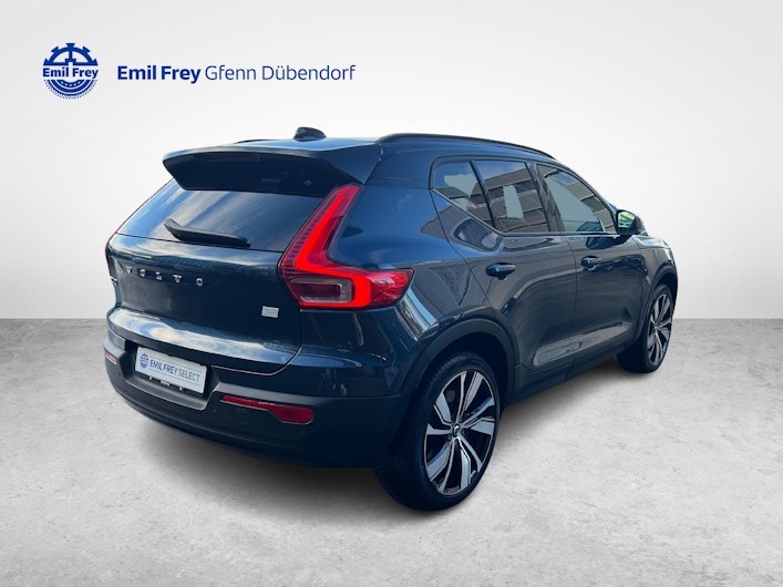 Vehicle image VOLVO XC40