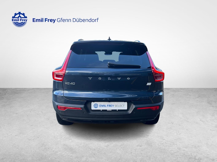 Vehicle image VOLVO XC40