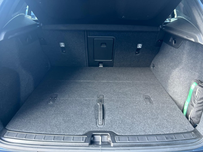 Vehicle image VOLVO XC40