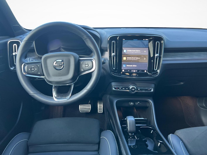 Vehicle image VOLVO XC40