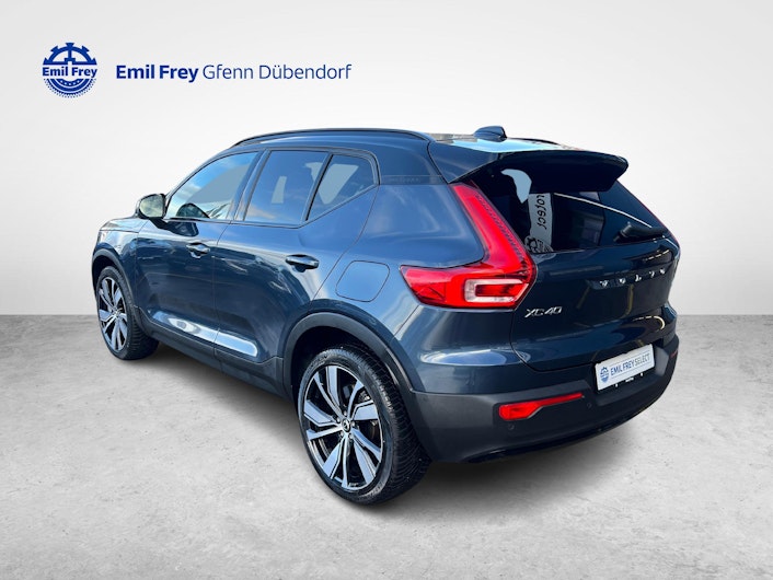 Vehicle image VOLVO XC40