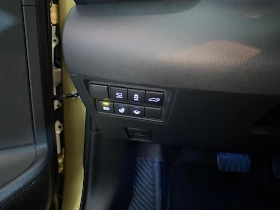 Vehicle image 16 Vehicle image 16