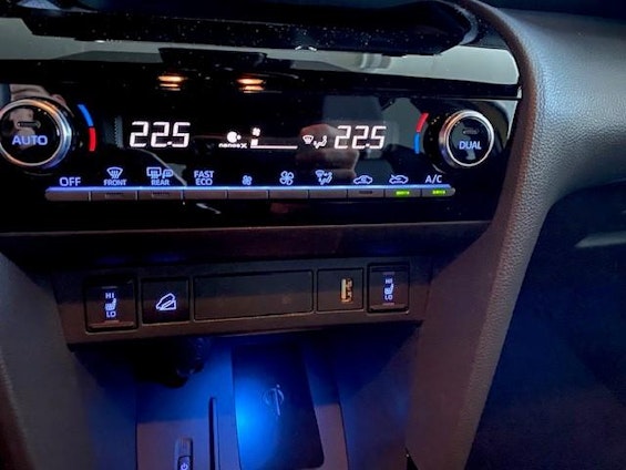 Vehicle image 15 Vehicle image 15