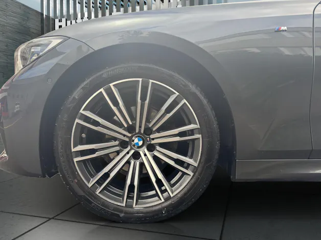 BMW 320d xDrive Touring M AERODYNAMIKPAKET