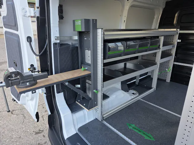 Kia PV5 Cargo 51.5 kWh Essential mit Bott Innenausbau