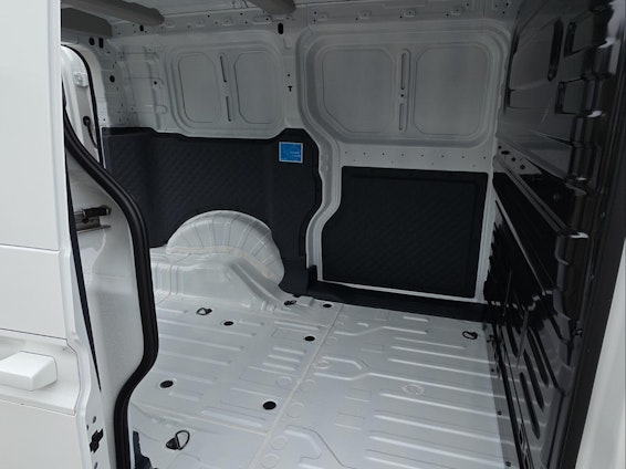 Vehicle image 13 Vehicle image 13