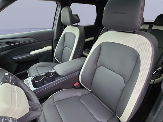 Vehicle image 8 Vehicle image 8