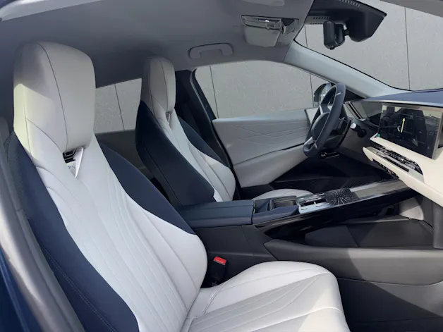 DS Automobiles No8 E-Tense Pallas