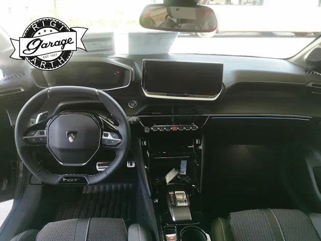 Peugeot 208 1.2 Hybrid 145 GT