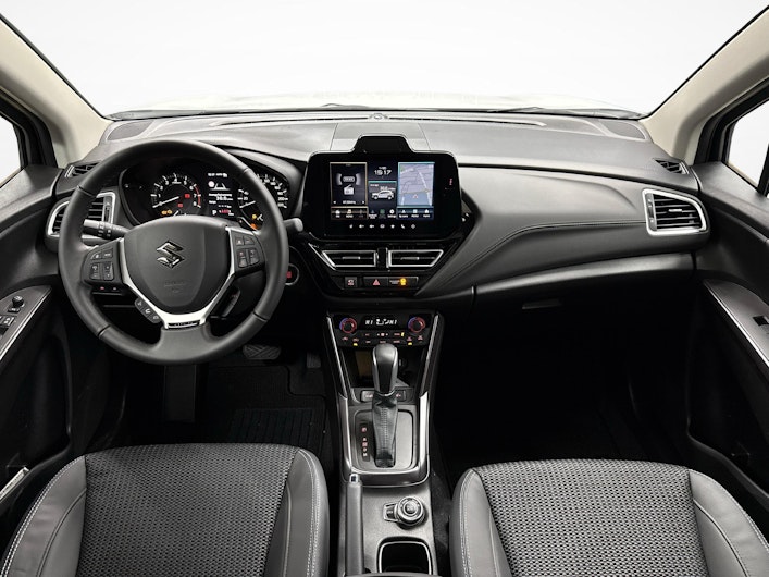 Vehicle image SUZUKI S-CROSS