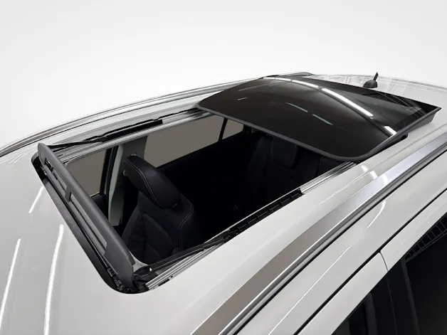 Suzuki S-Cross 1.4 T Sakura Top Hybrid 4x4