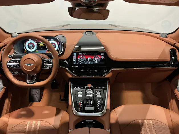 ASTON MARTIN DBX 707 4.0 V8 Bi-Turbo