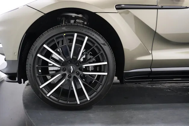 Aston Martin DBX 707 4.0 V8 Bi-Turbo