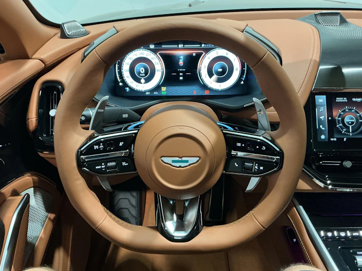 immagine del veicolo ASTON MARTIN DBX