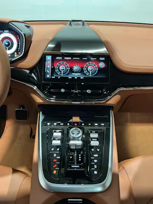 ASTON MARTIN DBX 707 4.0 V8 Bi-Turbo