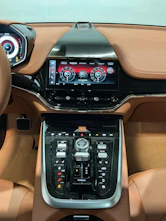immagine del veicolo ASTON MARTIN DBX 707 4.0 V8 Bi-Turbo