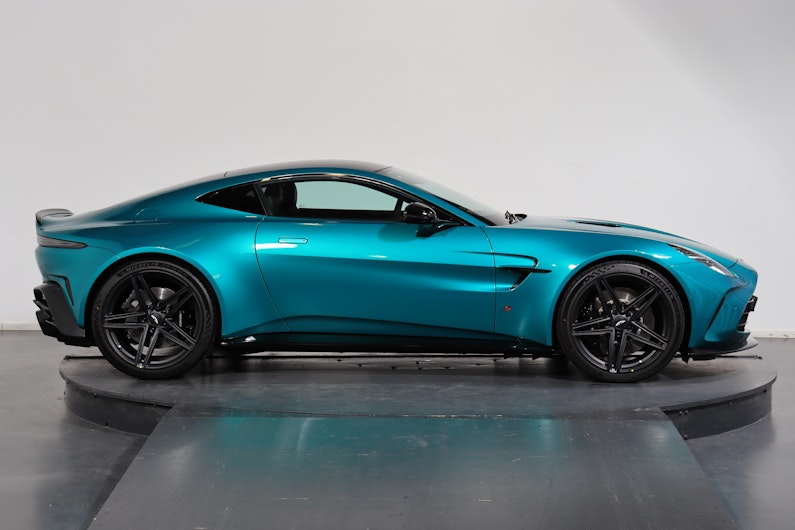 image du véhicule ASTON MARTIN V12 Vantage