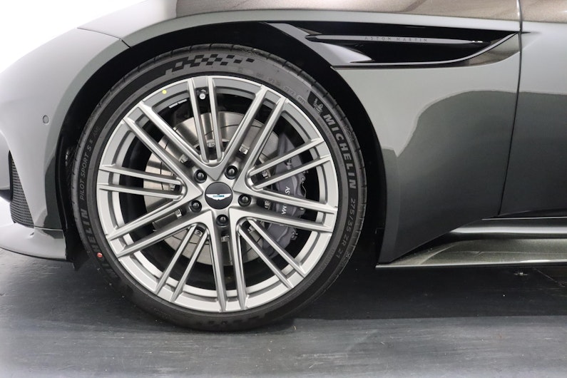 image du véhicule ASTON MARTIN DB12