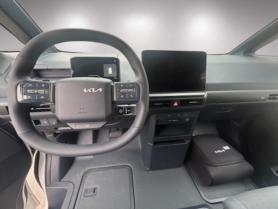 Vehicle image 9 Vehicle image 9