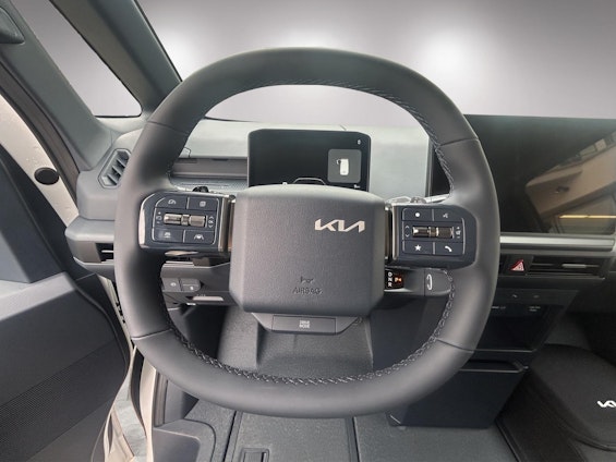 Vehicle image 13 Vehicle image 13