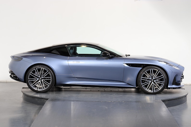 image du véhicule ASTON MARTIN DB12