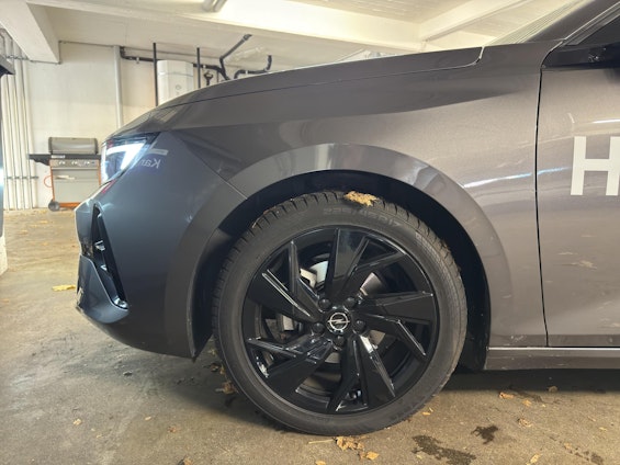 Vehicle image 13 Vehicle image 13