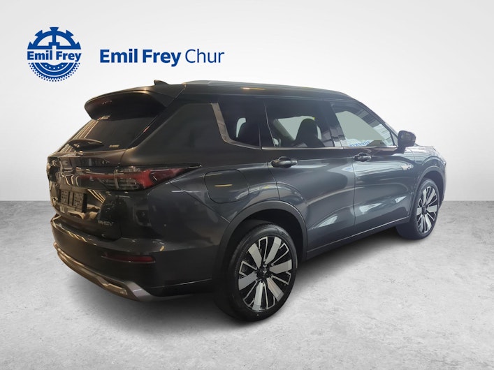 Vehicle image MITSUBISHI OUTLANDER