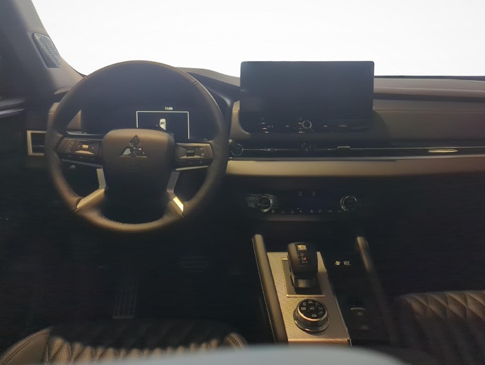 Vehicle image MITSUBISHI OUTLANDER