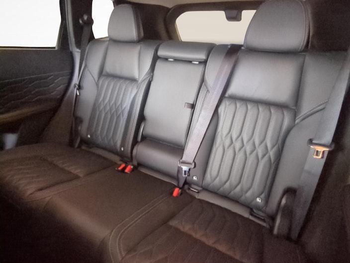 Vehicle image MITSUBISHI OUTLANDER