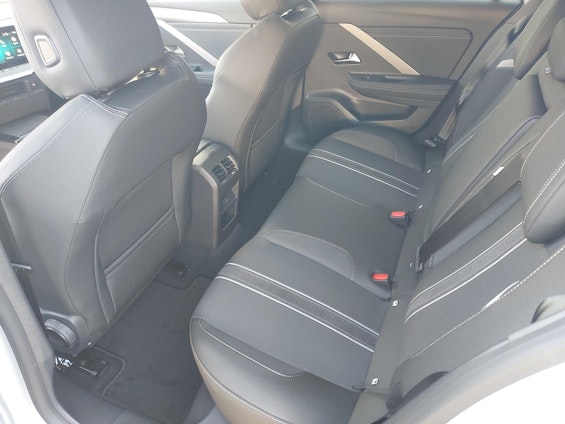 Vehicle image 9 Vehicle image 9