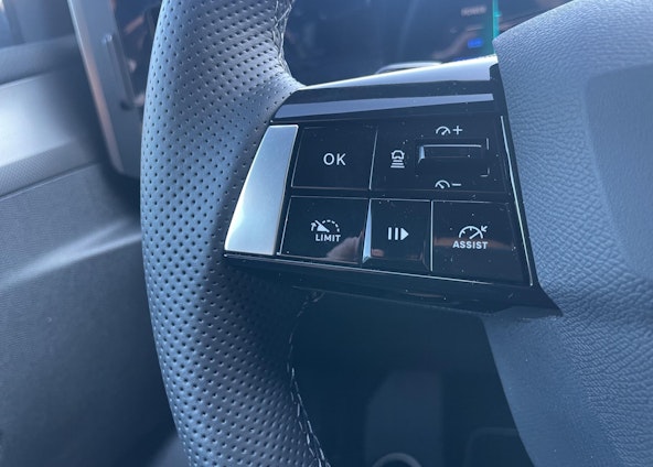 Vehicle image 8 Vehicle image 8