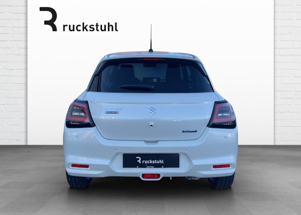 Vehicle image 4 Vehicle image 4