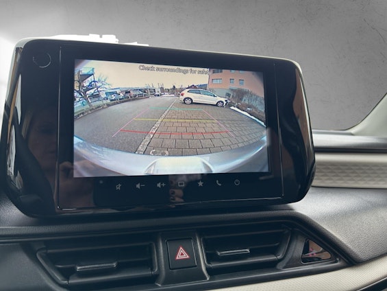 Vehicle image 14 Vehicle image 14