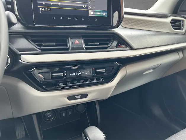 Suzuki Swift 1.2 Sakura Hybrid