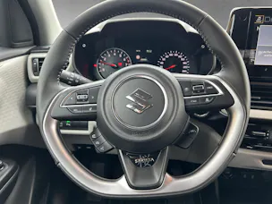 Suzuki Swift 1.2 Sakura Hybrid