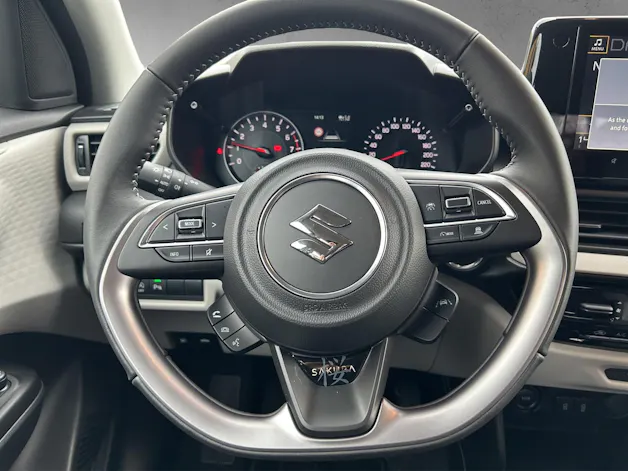 Suzuki Swift 1.2 Sakura Hybrid