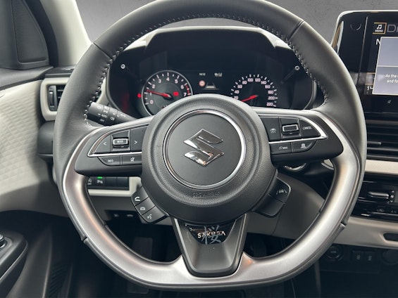 Vehicle image 9 Vehicle image 9