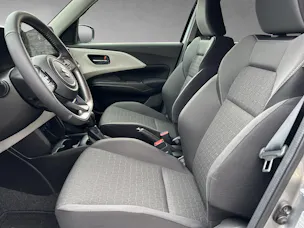 Suzuki Swift 1.2 Sakura Hybrid