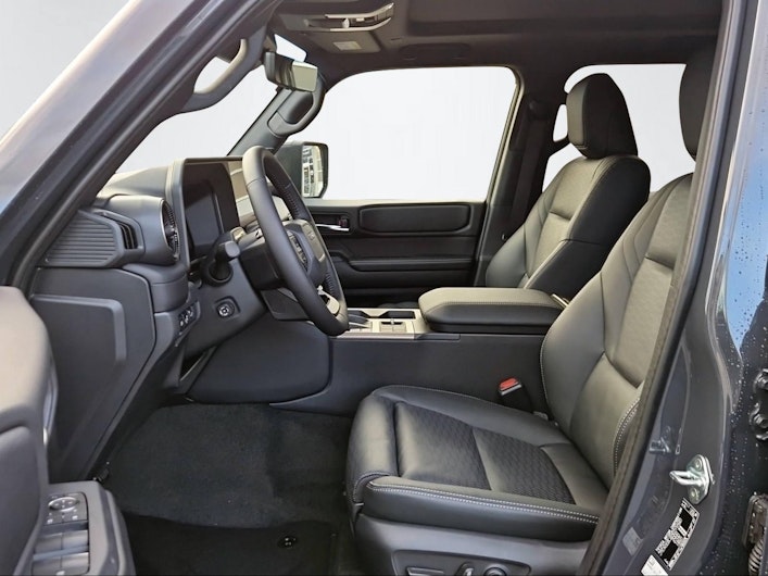 Vehicle image TOYOTA LANDCRUISER