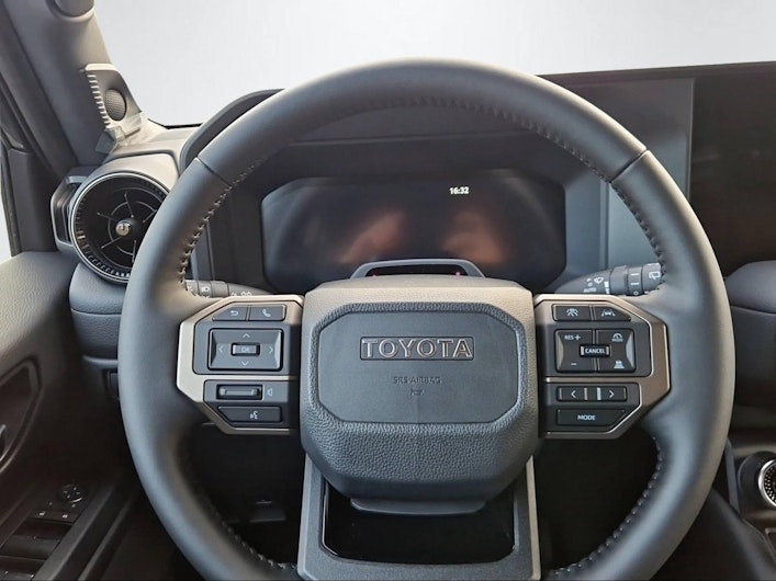 Vehicle image TOYOTA LANDCRUISER