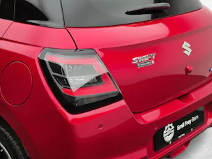 Suzuki Swift 1.2 Sakura Top Hybrid 4x4 - ab 1.99% Leasing